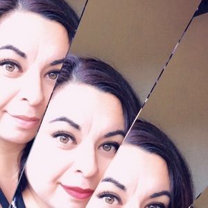 Meet your Posher, Eliza